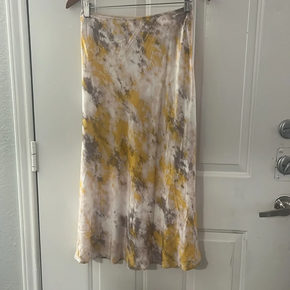 ASTR by Anthropology The Label Nava Tie Dye Pull On Midi Skirt Flowy Boho Size S - Picture 3 of 9